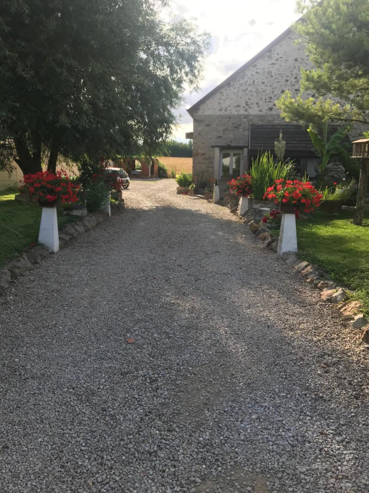 Hotel La Grange Aux Fleurs Rigny-la-Nonneuse Exterior foto